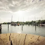 Feriehus Komfort-hausboote Am Naturhafen Krummin