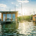 Feriehus Komfort-hausboote Am Naturhafen