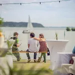Komfort-hausboote Am Naturhafen Feriehus Krummin