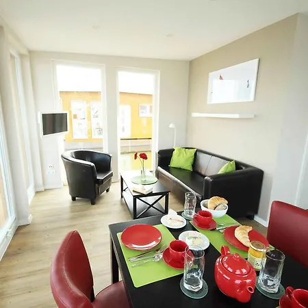 Komfort-hausboote Am Naturhafen Krummin