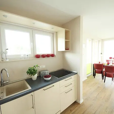 Komfort-hausboote Am Naturhafen * Krummin