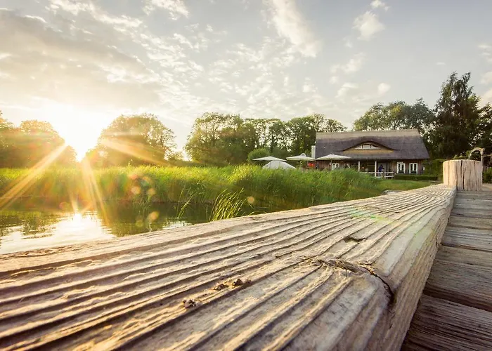Komfort-hausboote Am Naturhafen Krummin