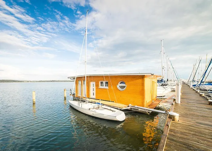 Komfort-hausboote Am Naturhafen 펜션 Krummin